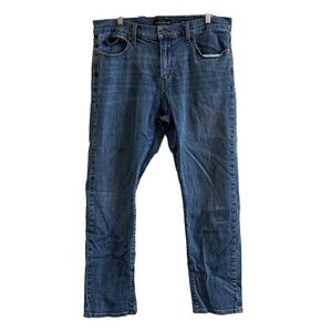 Men's Lucky Brand 221 Straight Leg Classic Jeans. Size 36/32.